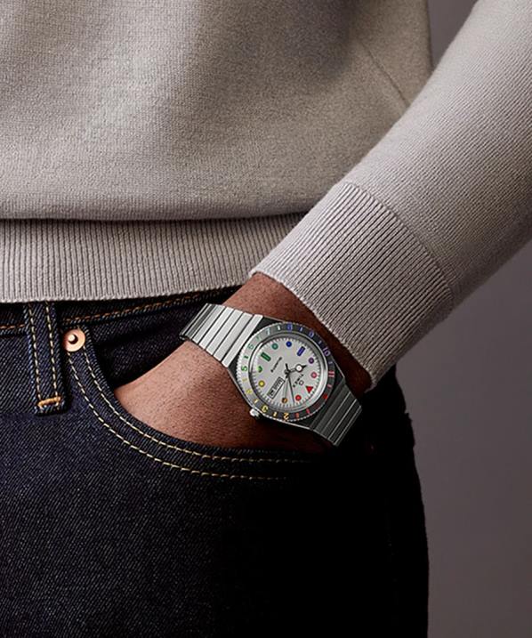 órák | B8NR152 Q Timex ezüst tónusú szivárványos 36 mm-es rozsdamentes acél tágulási szalagos karóra férfiak