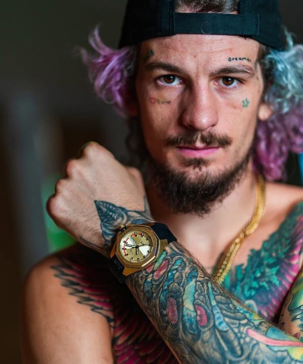 órák | B8NR272 Timex arany tónusú/fekete ufc pro 44mm szilikon szíjas óra férfiak